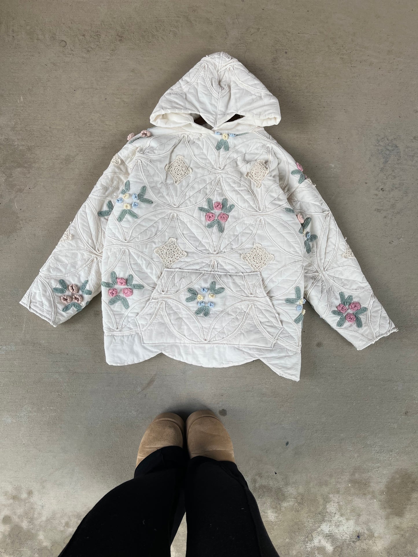 Whispering petals quilted hoodie (XL)