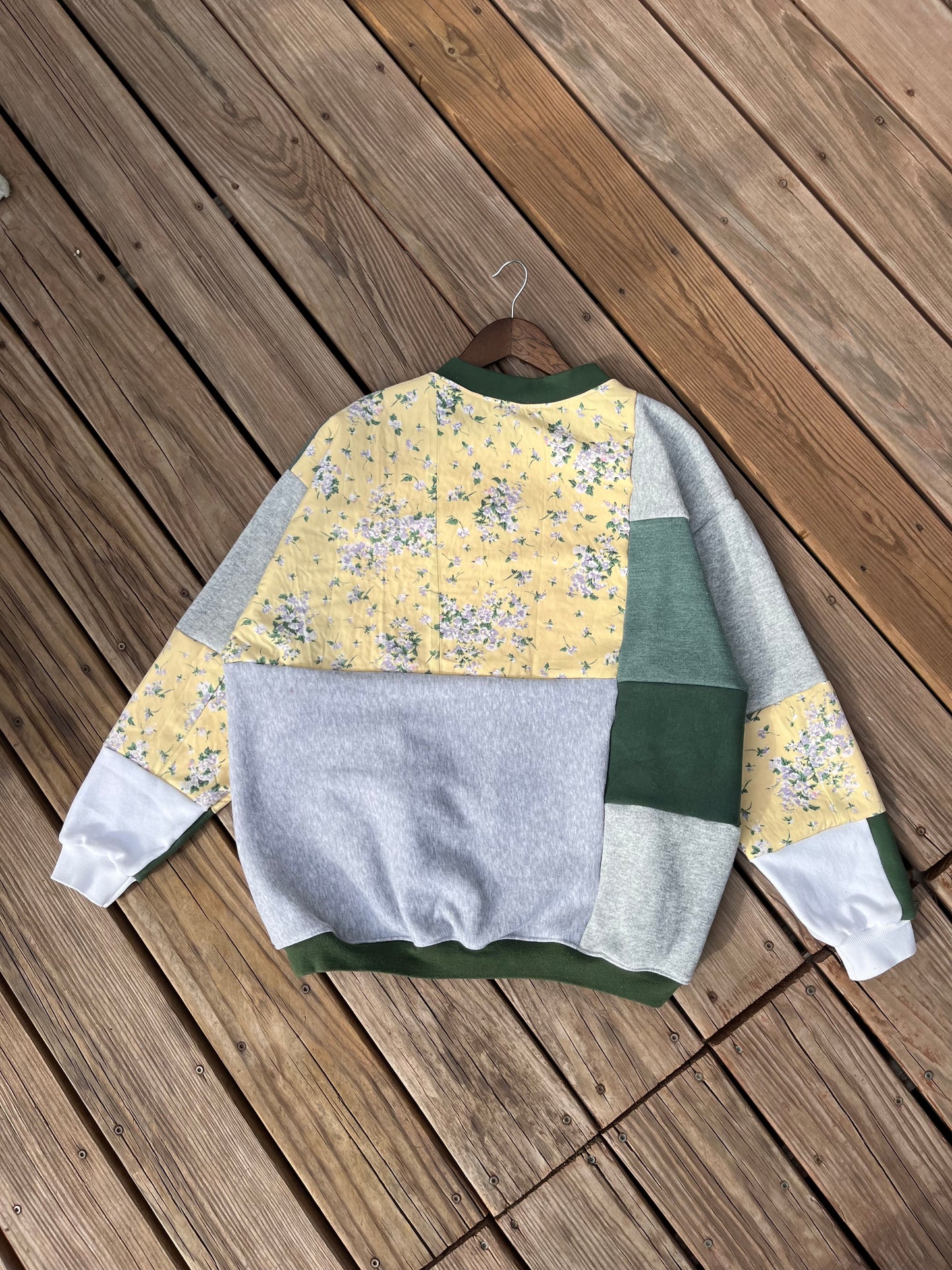Floral whispers patchwork crewneck (L/XL)