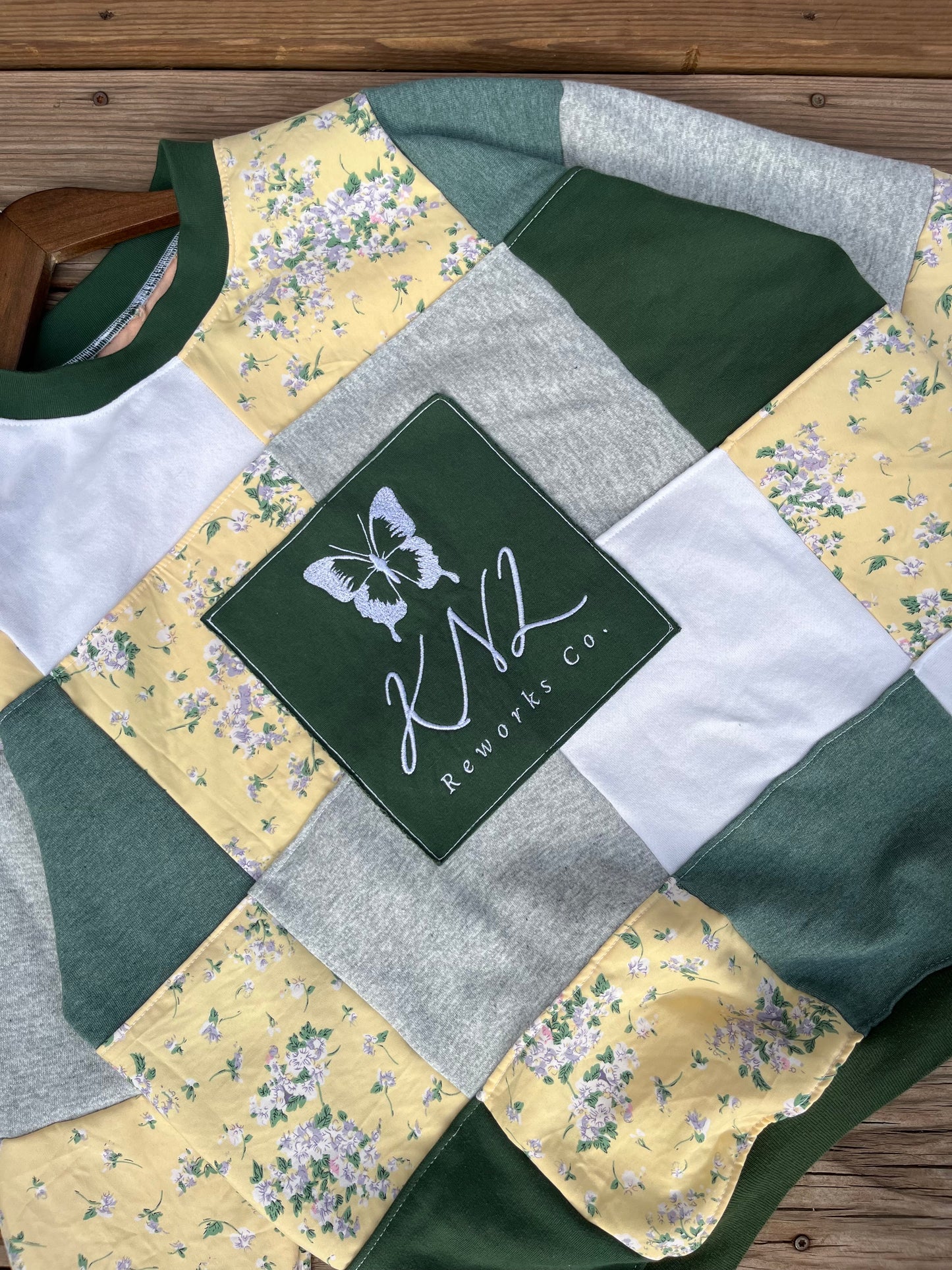 Floral whispers patchwork crewneck (L/XL)